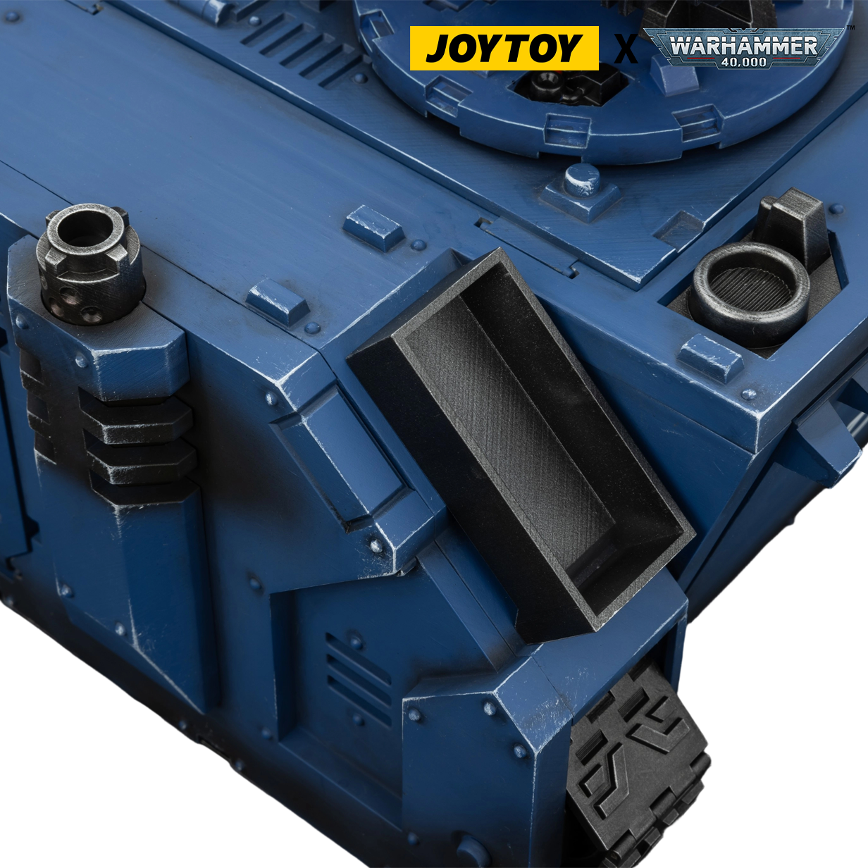 JoyToy Warhammer 40,000 Action Figure - Ultramarines, Razorback with Twin Lascannon (1/18 Scale) Preorder
