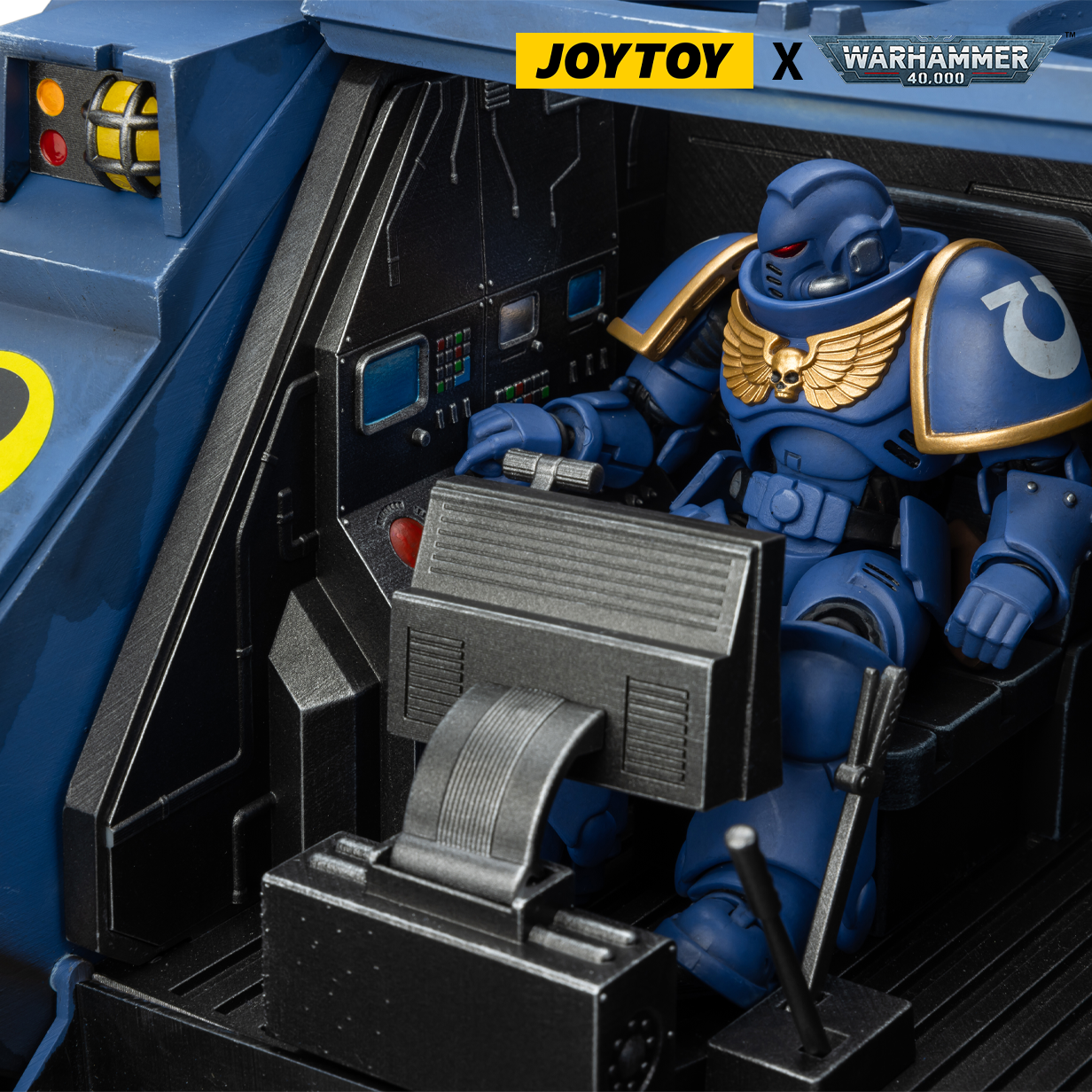 JoyToy Warhammer 40,000 Action Figure - Ultramarines, Razorback with Twin Lascannon (1/18 Scale) Preorder