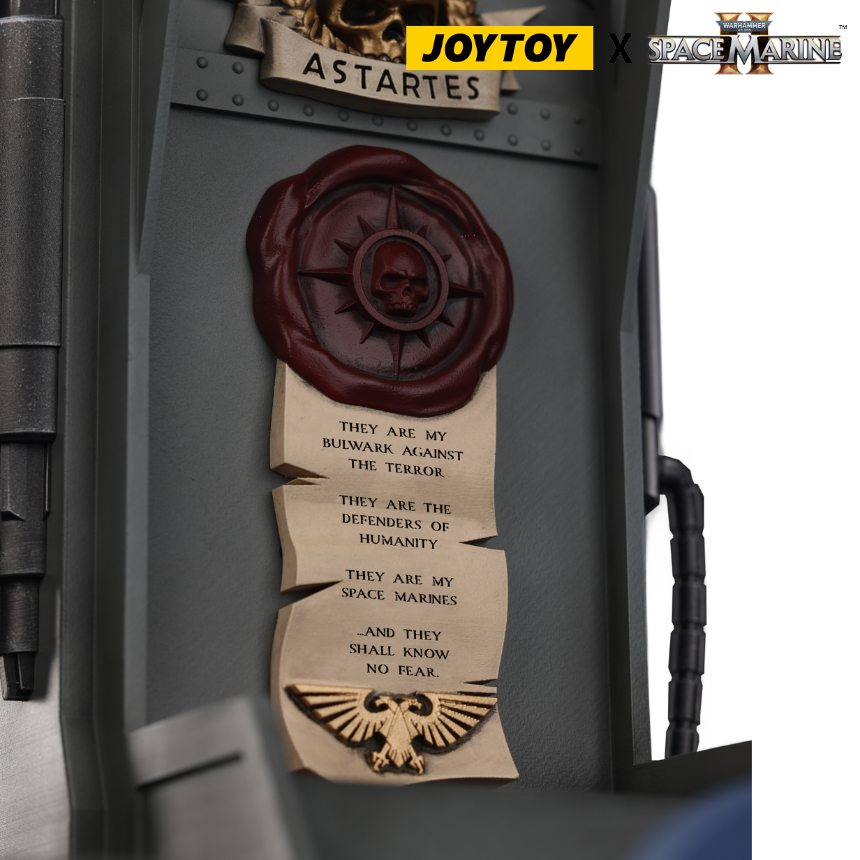 JoyToy Warhammer 40,000: Space Marine 2 Lieutenant Titus’ Mk X Helmet Bundle (1:1 Scale) Preorder
