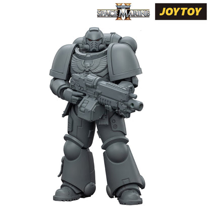 JoyToy Warhammer 40,000: Space Marine 2, Space Marines Intercessor, Armouring Hall Edition (1/18 Scale) & Bespoke Cap & T Shirt Bundle