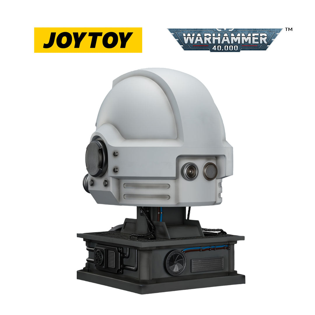 JOYTOY Warhammer 40,000: White Scars Mk X Helmet and Display Stand (1/1 Scale)