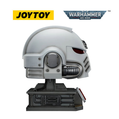 JOYTOY Warhammer 40,000: White Scars Mk X Helmet and Display Stand (1/1 Scale)