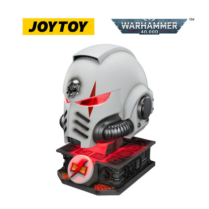 JOYTOY Warhammer 40,000: White Scars Mk X Helmet and Display Stand (1/1 Scale)