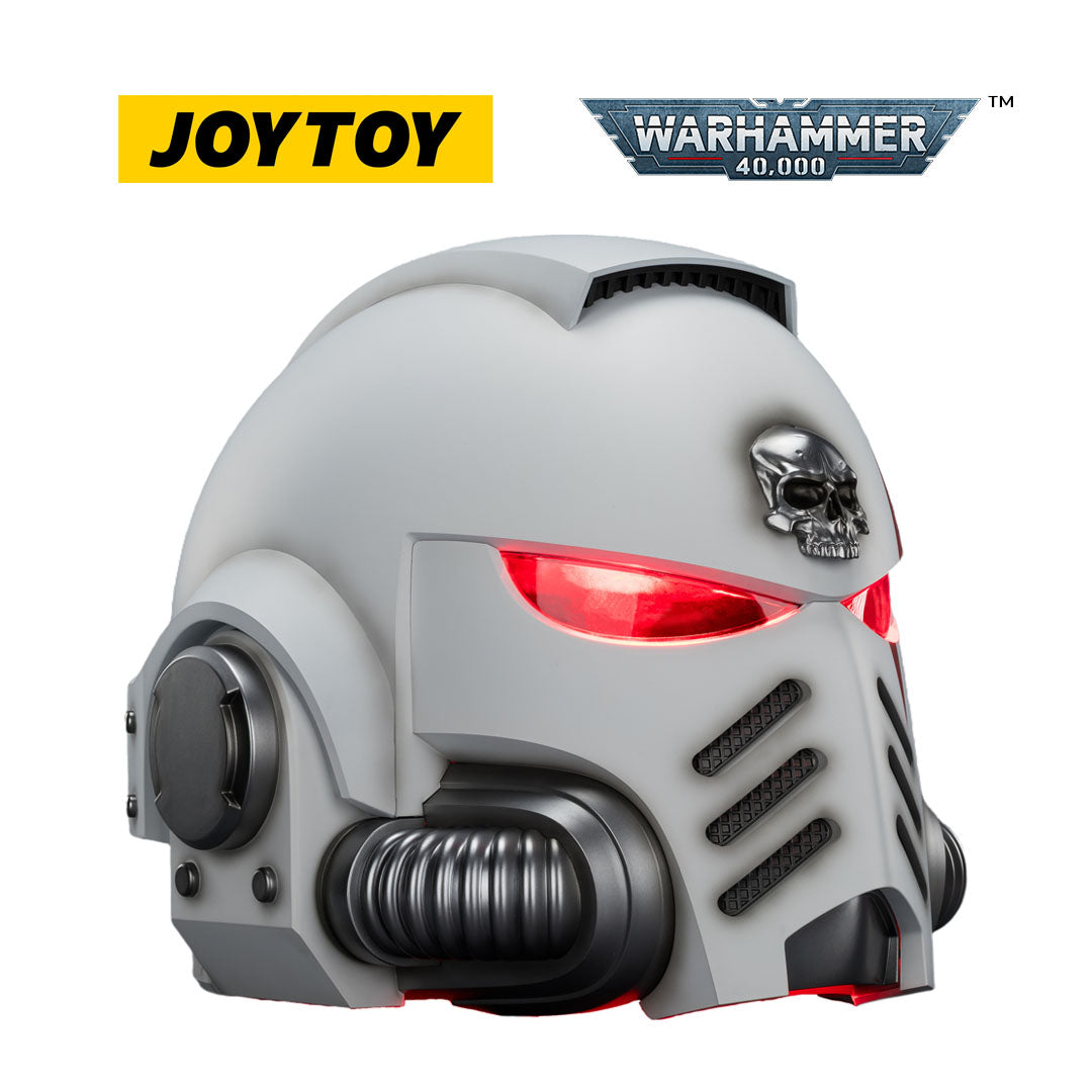 JOYTOY Warhammer 40,000: White Scars Mk X Helmet and Display Stand (1/1 Scale)