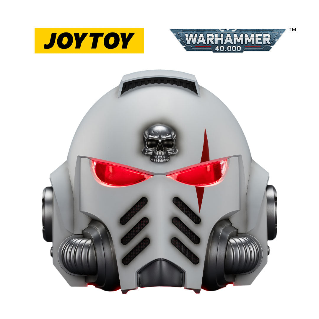 JOYTOY Warhammer 40,000: White Scars Mk X Helmet and Display Stand (1/1 Scale)