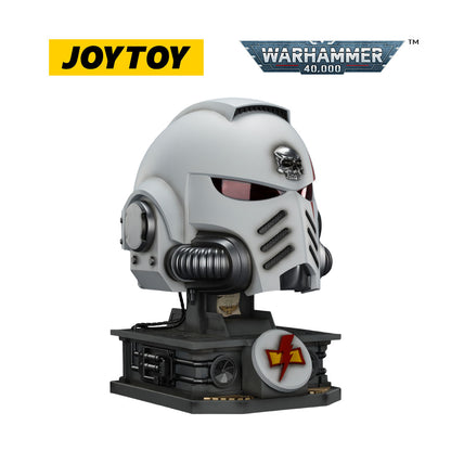 JOYTOY Warhammer 40,000: White Scars Mk X Helmet and Display Stand (1/1 Scale)