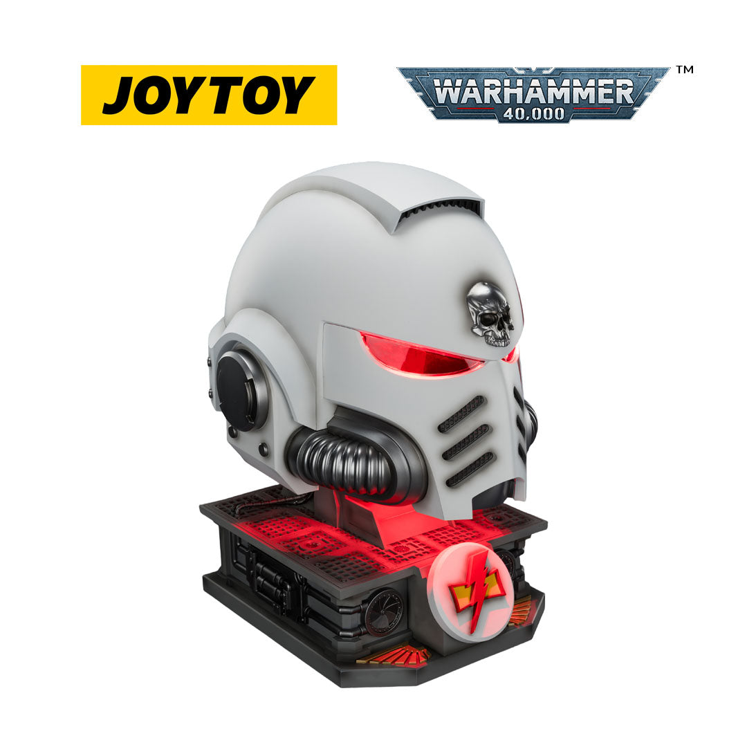 JOYTOY Warhammer 40,000: White Scars Mk X Helmet and Display Stand (1/1 Scale)