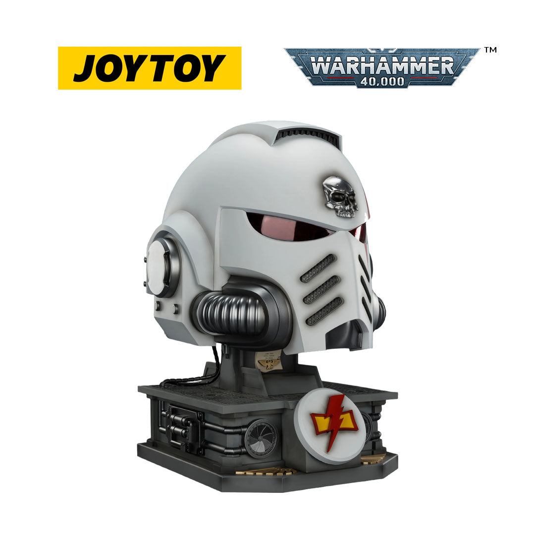 JOYTOY Warhammer 40,000: White Scars Mk X Helmet and Display Stand (1/1 Scale)