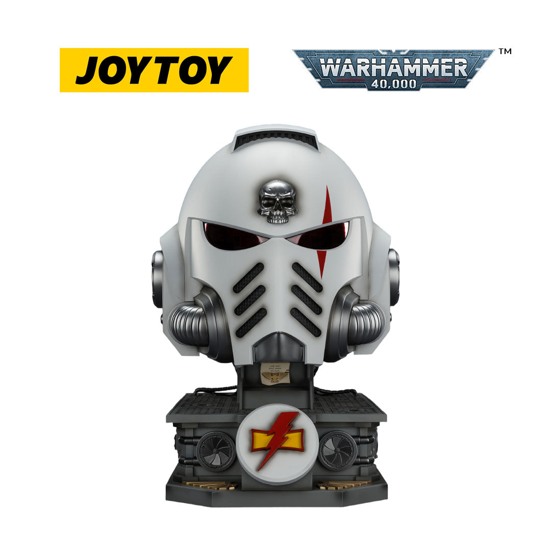 JOYTOY Warhammer 40,000: White Scars Mk X Helmet and Display Stand (1/1 Scale)