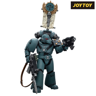 JoyToy Warhammer The Horus Heresy Action Figure - Sons of Horus, Legion MkVI Tactical Squad Legionary with Legion Vexilla (1/18 Scale)