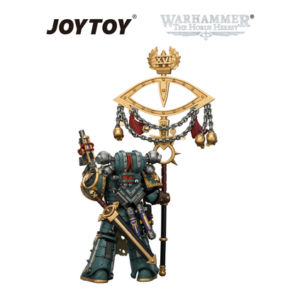 JOYTOY Warhammer The Horus Heresy - Sons of Horus, Maloghurst the Twisted, The Warmaster's Equerry, with Legion Standard and Banestrike Bolter (1/18 Scale)