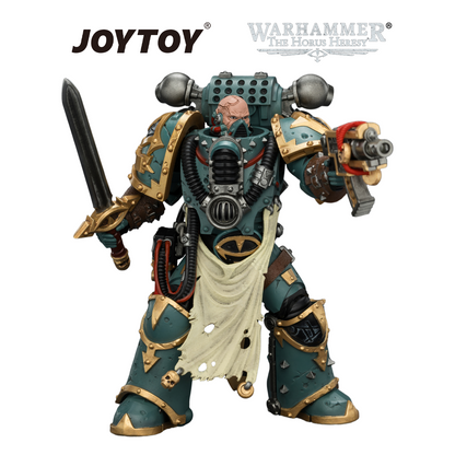 JOYTOY Warhammer The Horus Heresy - Sons of Horus, Maloghurst the Twisted, The Warmaster's Equerry, with Legion Standard and Banestrike Bolter (1/18 Scale)