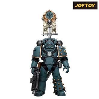 JoyToy Warhammer The Horus Heresy Action Figure - Sons of Horus, Legion MKIV Tactical Squad Legionary with Legion Vexilla (1/18 Scale) Preorder
